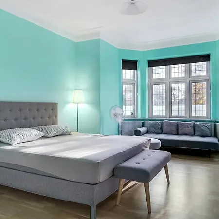 Semesterbostad Amazing In With 2 Bedrooms And Wifi