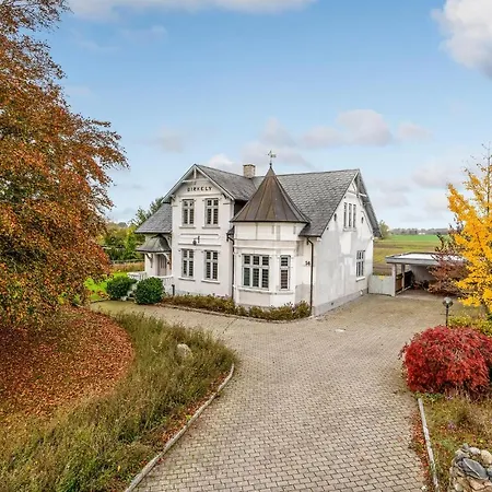 Amazing In With 2 Bedrooms And Wifi Semesterbostad